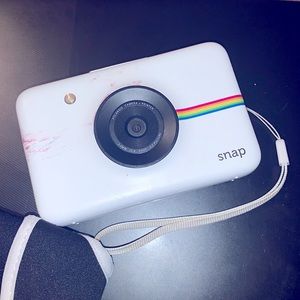 POLAROID INSTANT SNAP CAMERA (2016)